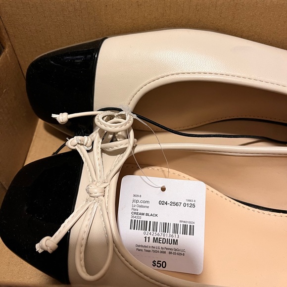 Liz Claiborne Ballerina Flats NWT - Picture 2 of 4
